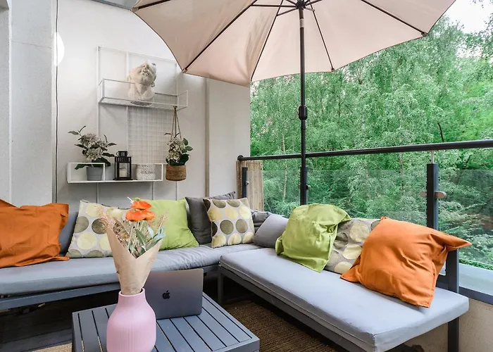 Lumina Apartment With Balcony Overlooking The Park