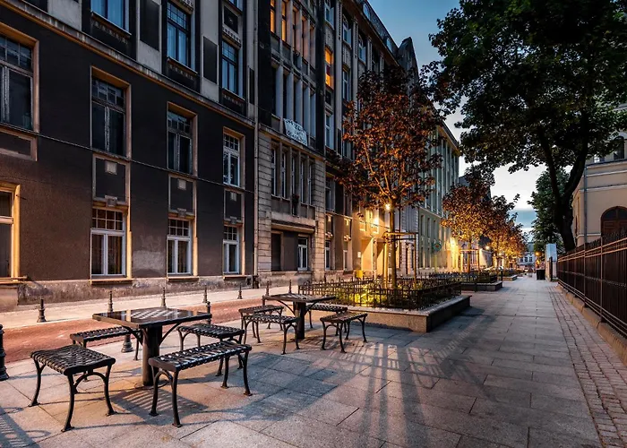 Lumina Apartment With Balcony Overlooking The Park