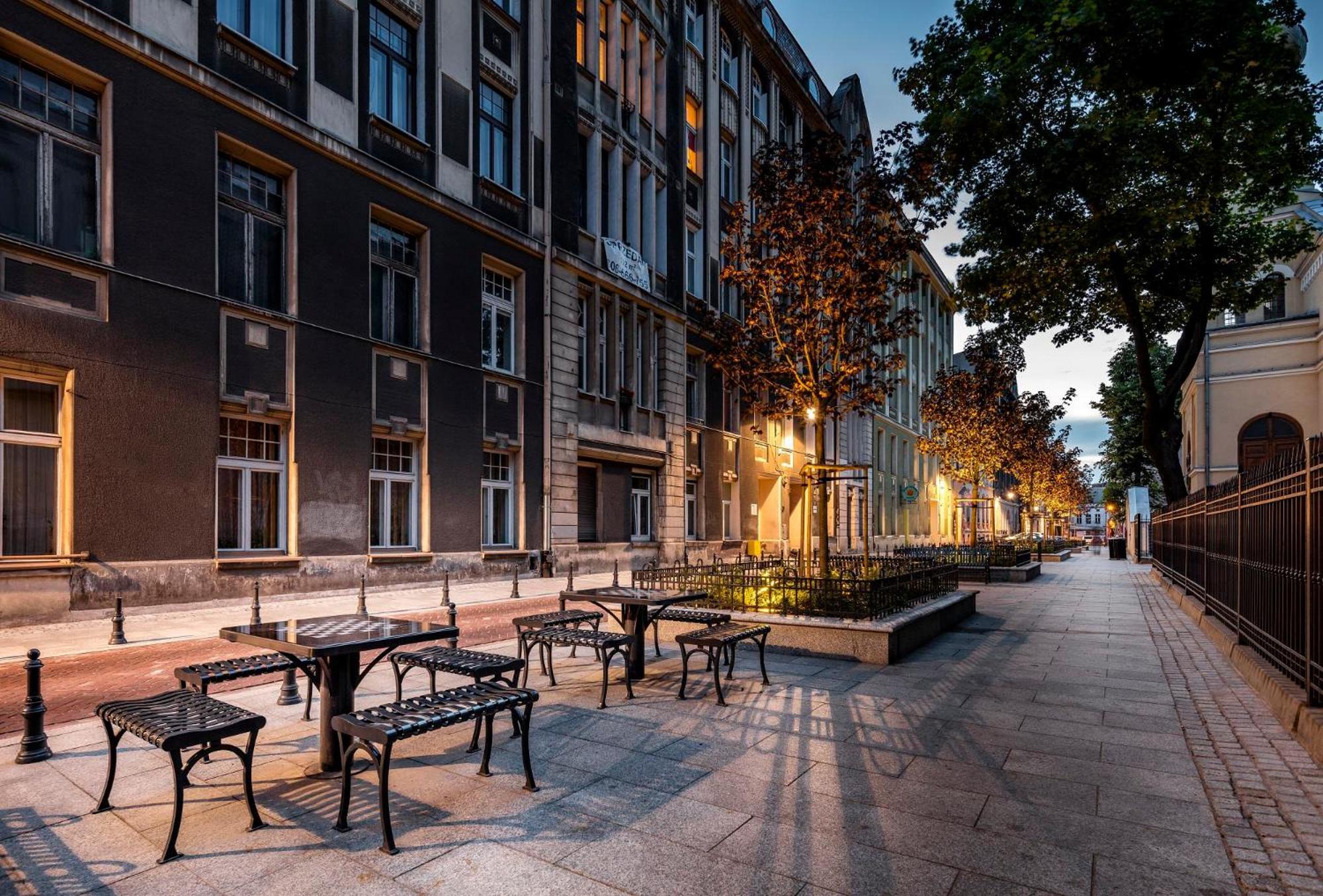 Lumina With Balcony Overlooking The Park Lodz (Lodz)